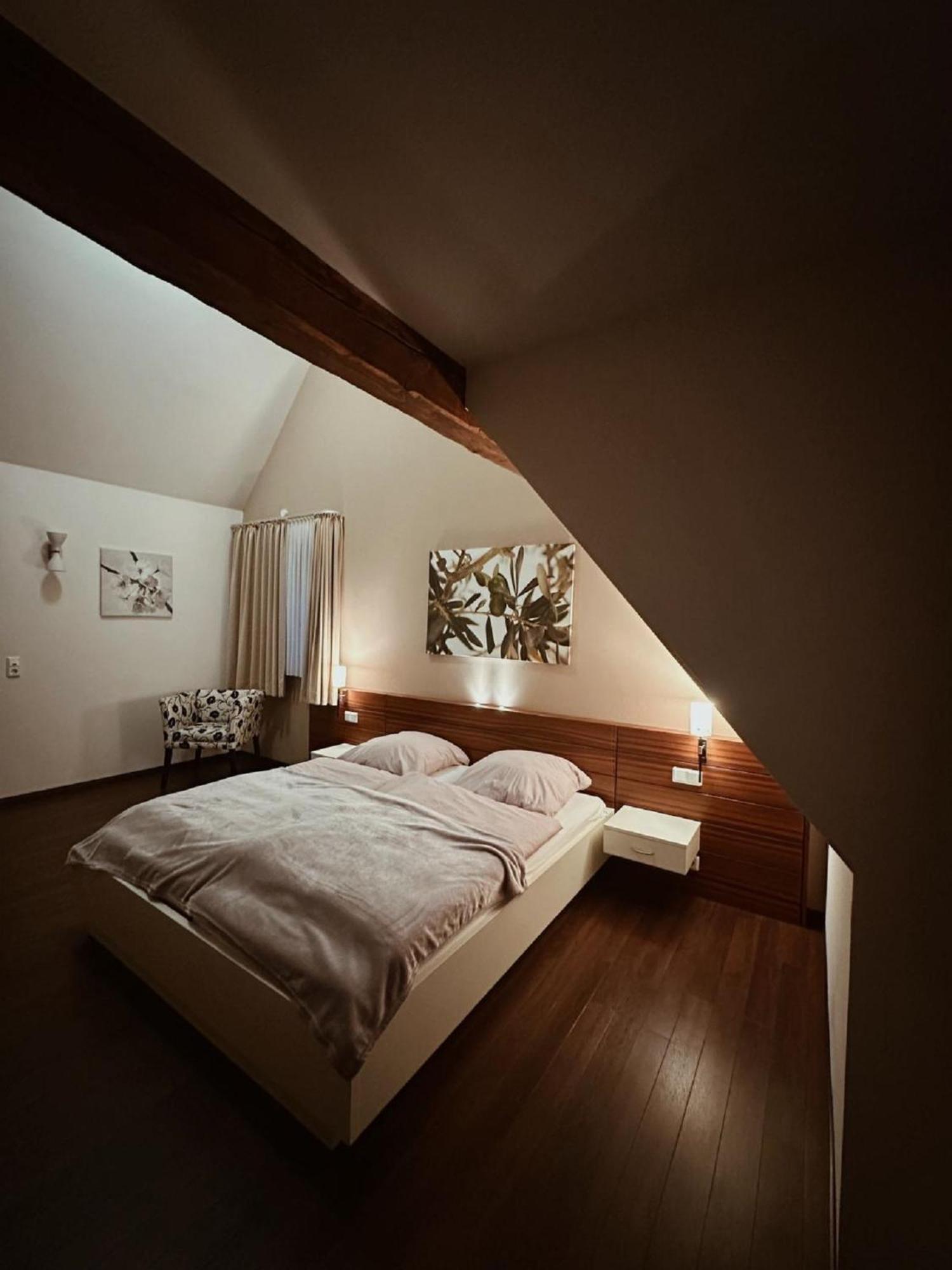 Gasthaus Lindenhof Hotel Much Bagian luar foto