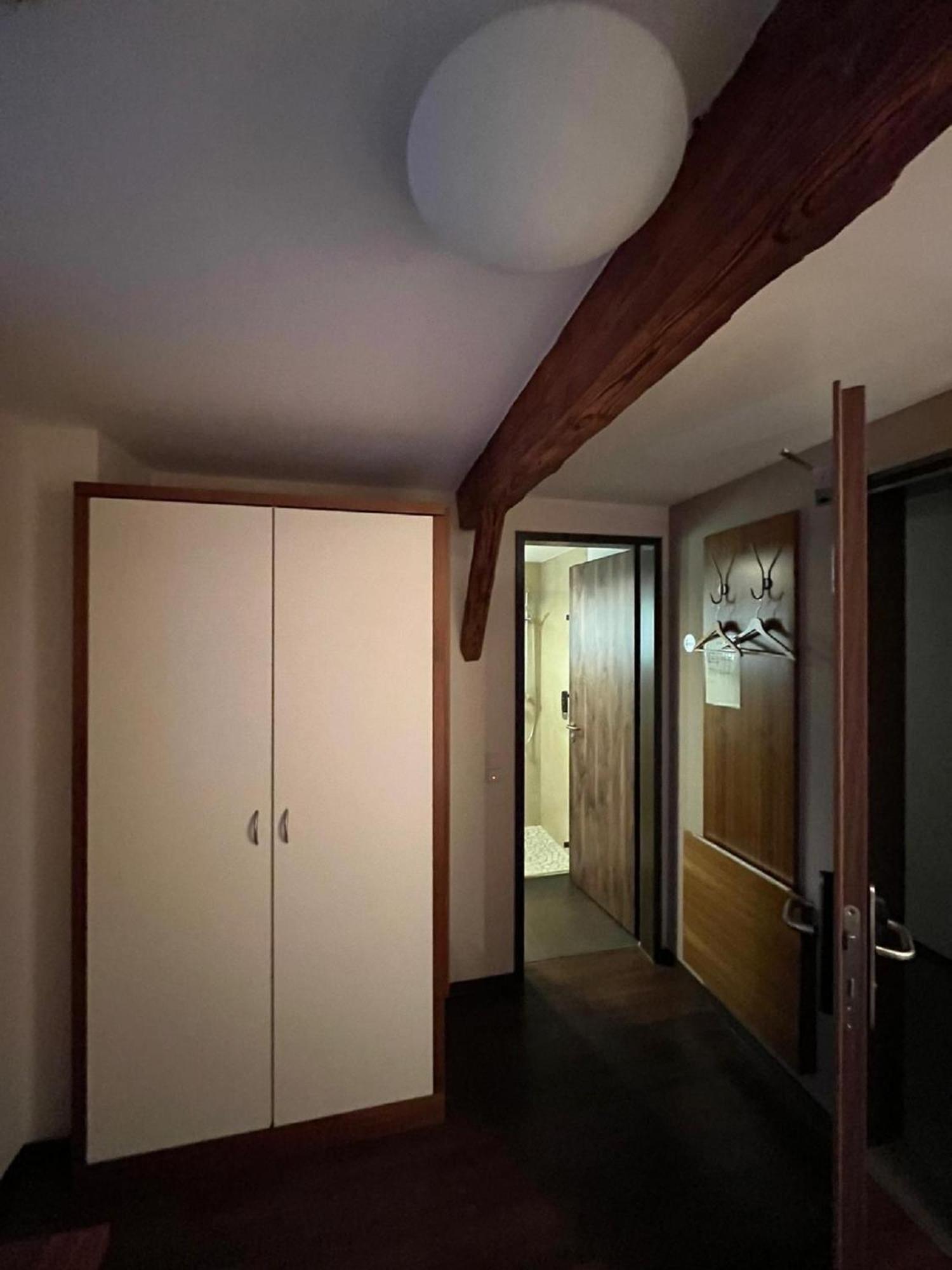 Gasthaus Lindenhof Hotel Much Bagian luar foto